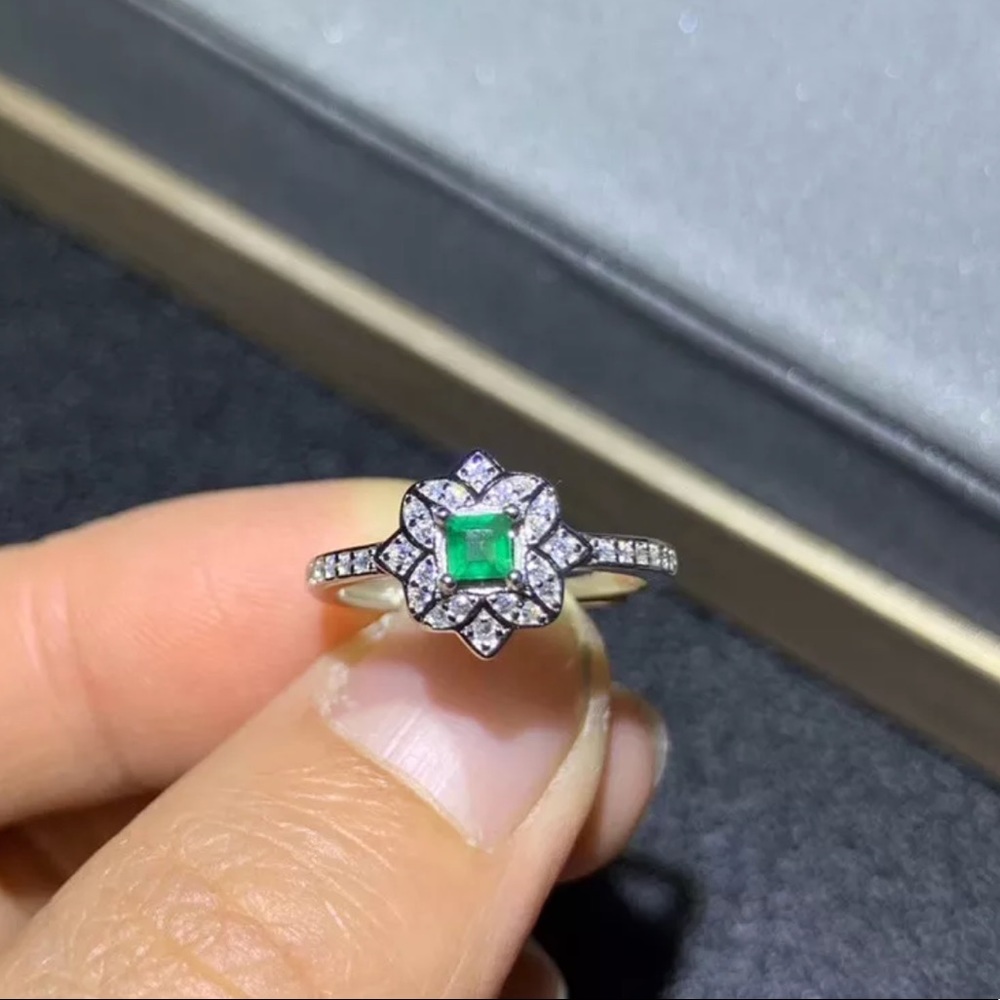 Genuine Colombian Emerald Ring